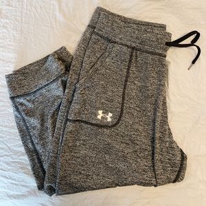 Women’s Under Armor Gray Crop Workout Pants Size Small
